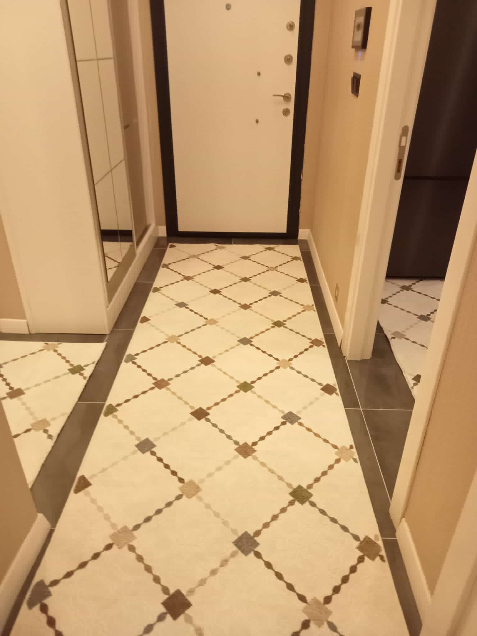 Empoz Kaymaz Halı: Güvenlik ve Estetiği Bir Arada Sunan Modern Çözüm